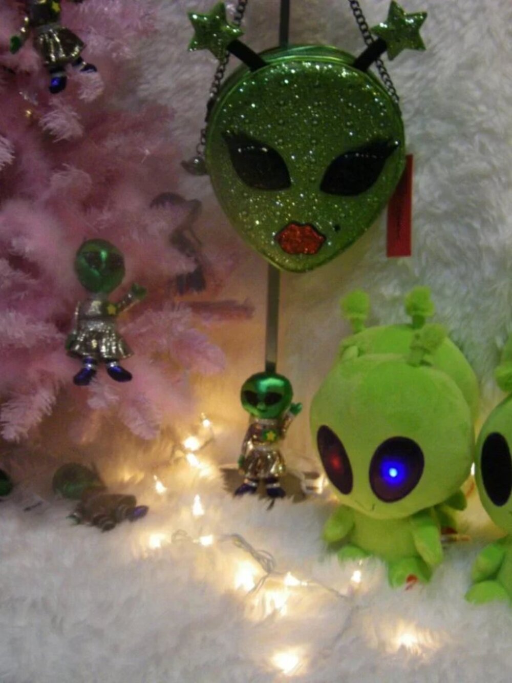 Betsey Johnson Exclusive Kitsch Lightup Out Of Your Orbit Bag Green Alien NWT - Picture 14 of 16